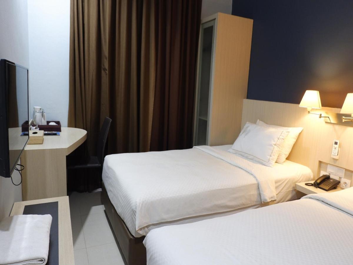 Rio City Hotel Palembang Exterior photo