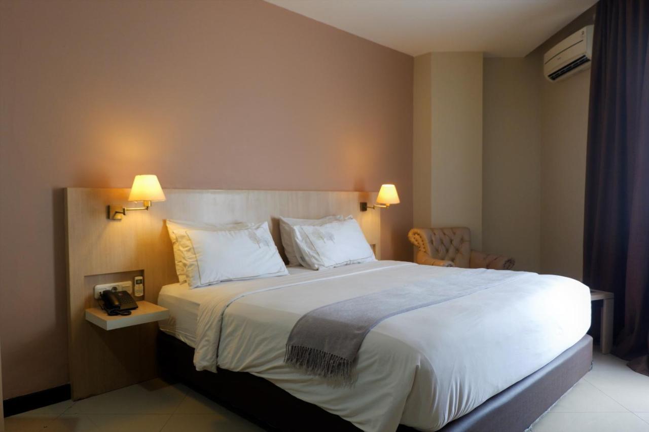 Rio City Hotel Palembang Exterior photo